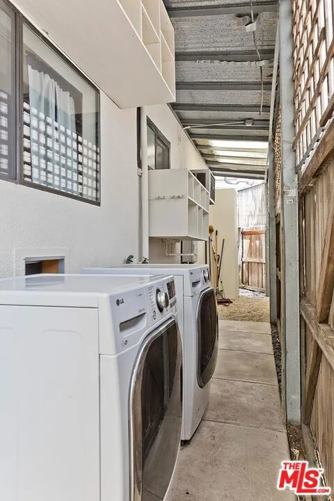 2416 Walnut Avenue Los Angeles, CA 90291