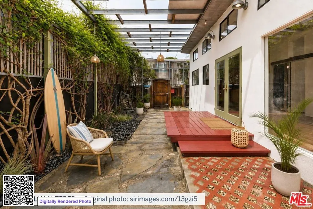 2416 Walnut Avenue Los Angeles, CA 90291