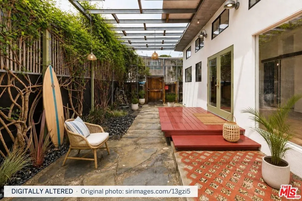 2416 Walnut Avenue Los Angeles, CA 90291