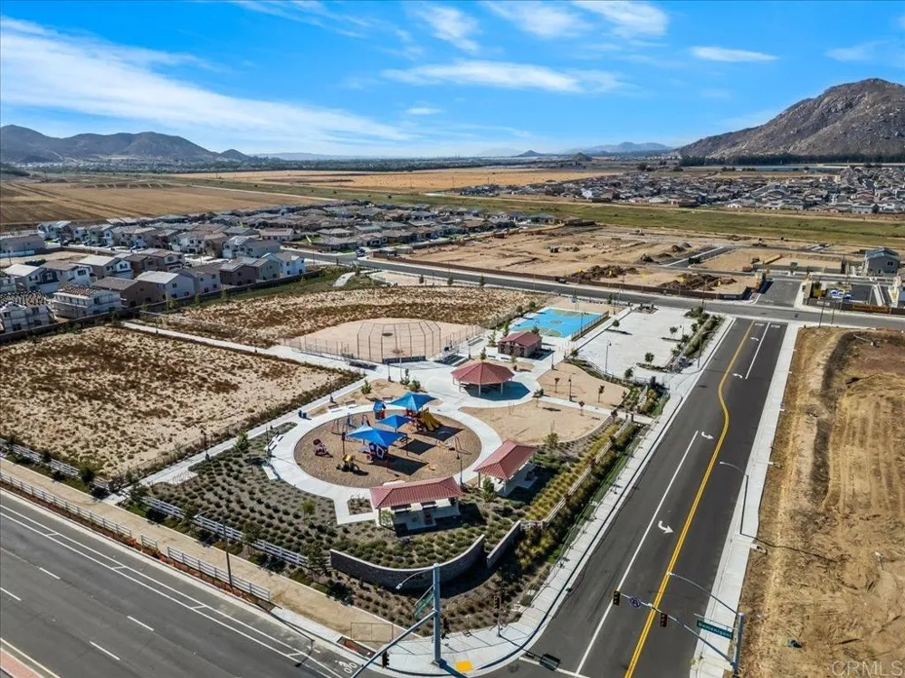 30667 Expedition Dr Winchester, CA 92596