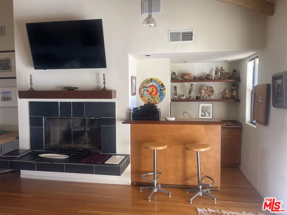 2027 Westridge Road Los Angeles, CA 90049