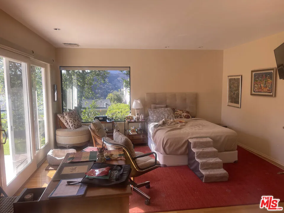 2027 Westridge Road Los Angeles, CA 90049