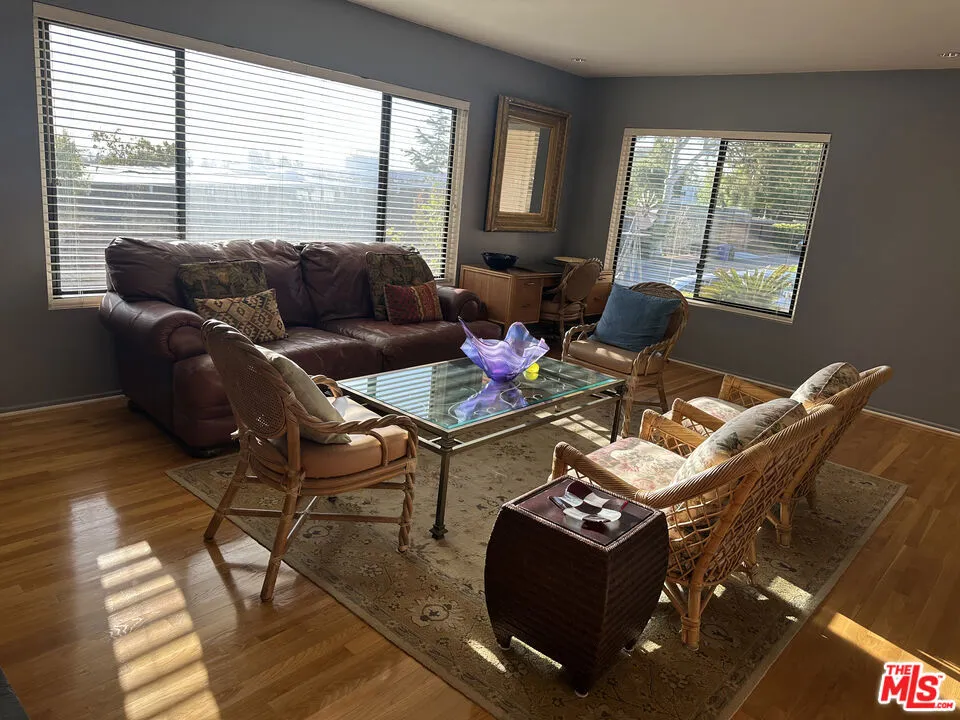 2027 Westridge Road Los Angeles, CA 90049