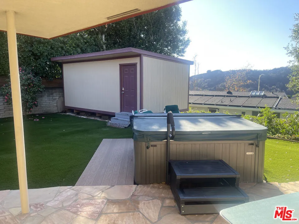 2027 Westridge Road Los Angeles, CA 90049