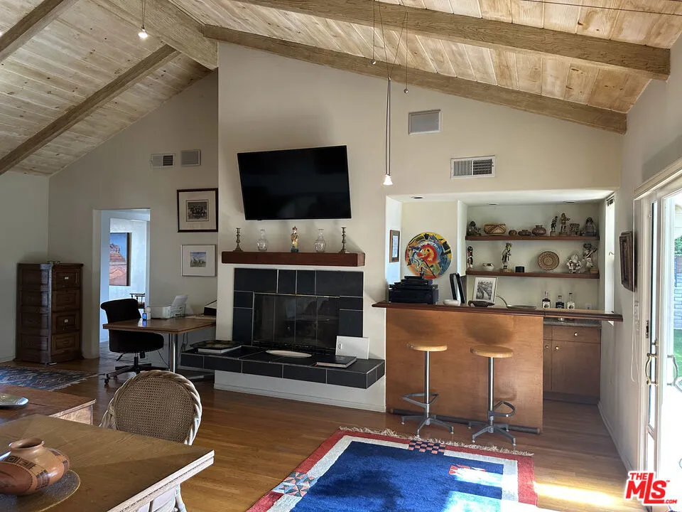 2027 Westridge Road Los Angeles, CA 90049