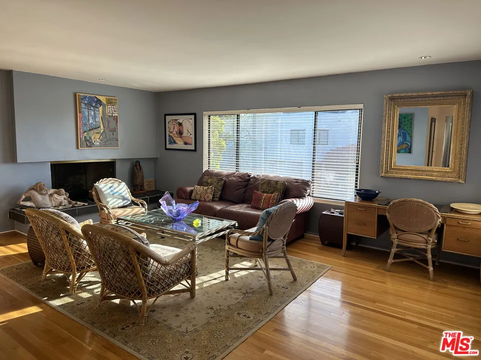 2027 Westridge Road Los Angeles, CA 90049