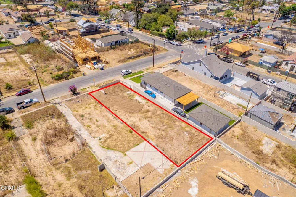 137 W Harriet Street Altadena, CA 91001