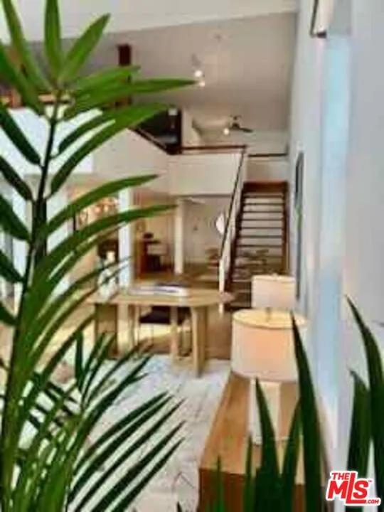 615 Hampton Drive #C101 Los Angeles, CA 90291