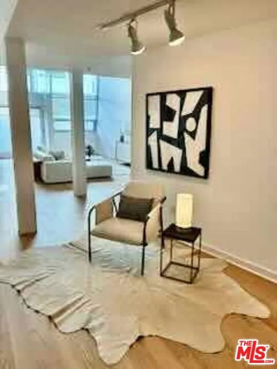 615 Hampton Drive #C101 Los Angeles, CA 90291