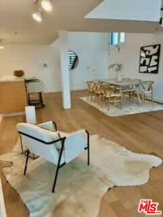 615 Hampton Drive #C101 Los Angeles, CA 90291