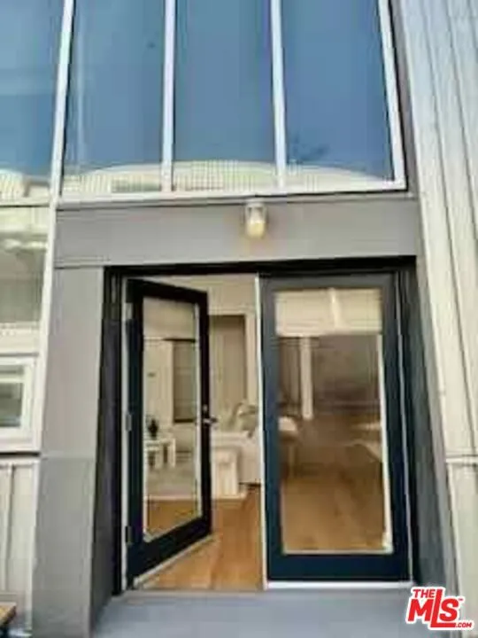 615 Hampton Drive #C101 Los Angeles, CA 90291
