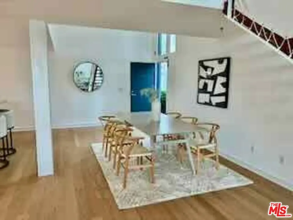 615 Hampton Drive #C101 Los Angeles, CA 90291