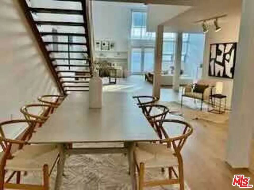 615 Hampton Drive #C101 Los Angeles, CA 90291