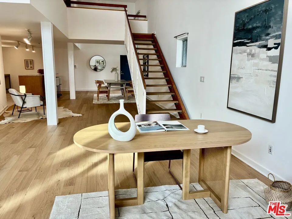 615 Hampton Drive #C101 Los Angeles, CA 90291