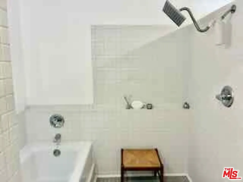615 Hampton Drive #C101 Los Angeles, CA 90291