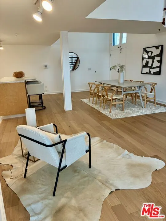 615 Hampton Drive #C101 Los Angeles, CA 90291