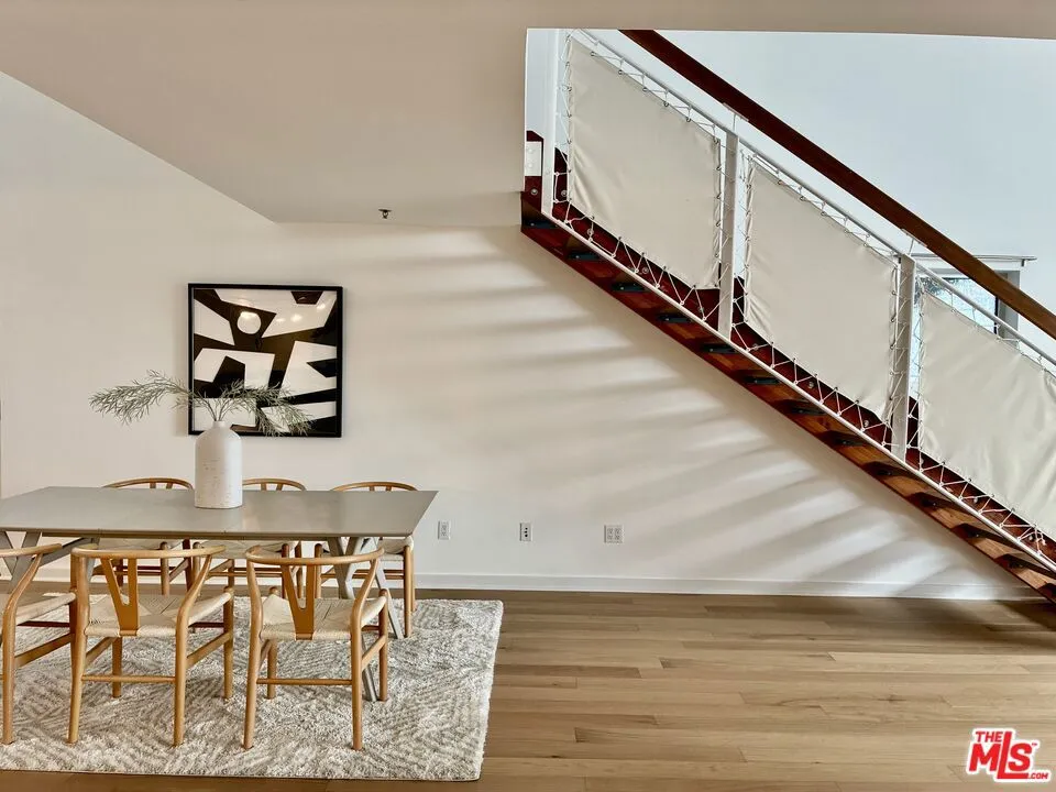 615 Hampton Drive #C101 Los Angeles, CA 90291