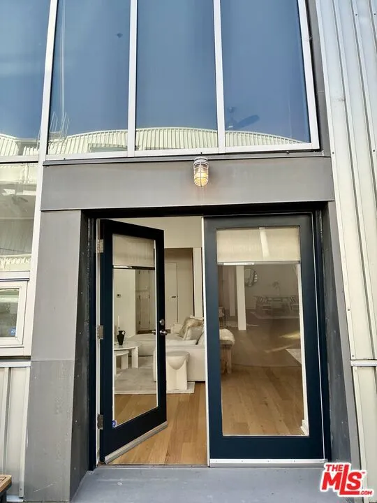 615 Hampton Drive #C101 Los Angeles, CA 90291