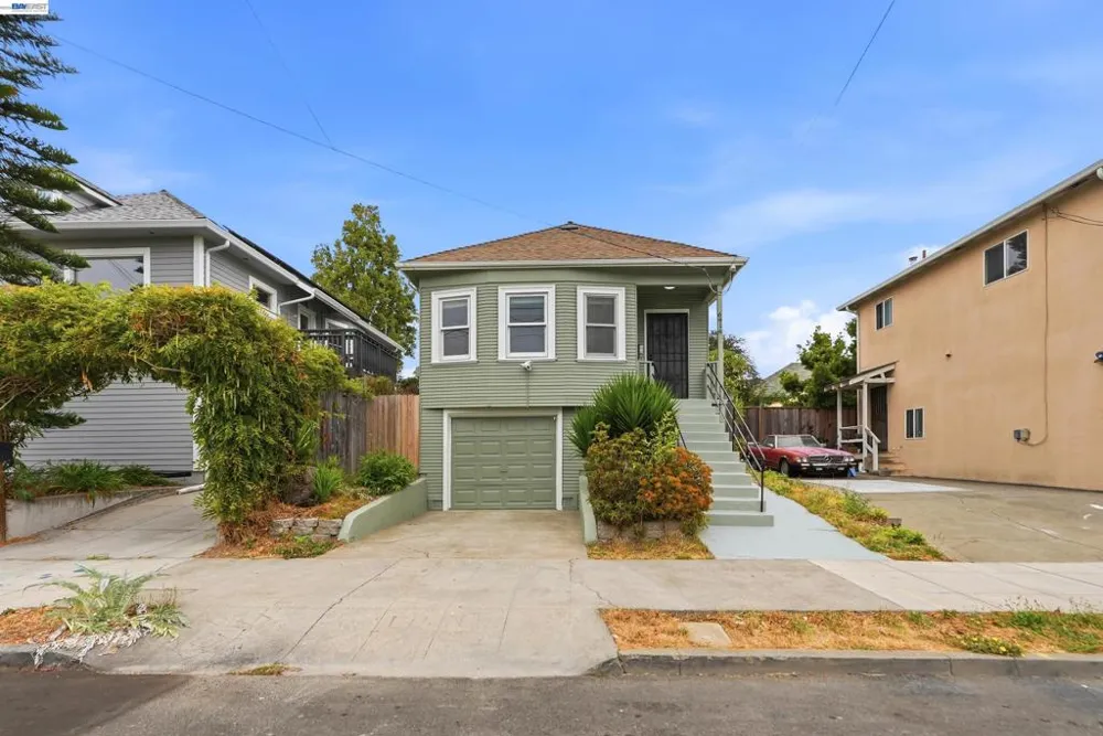 6414 Herzog St Oakland, CA 94608