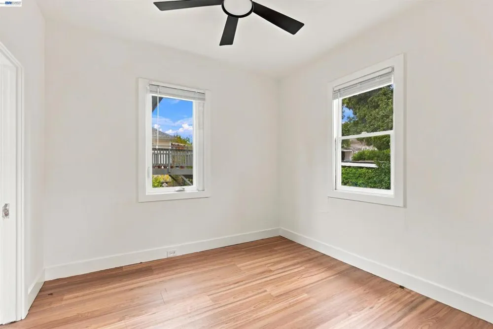 6414 Herzog St Oakland, CA 94608