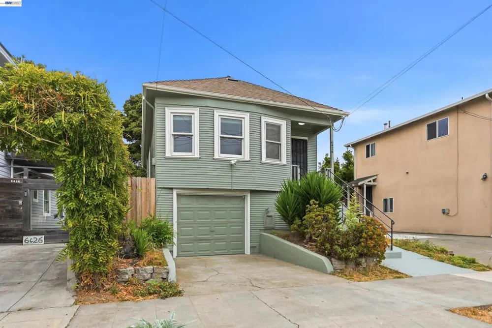 6414 Herzog St Oakland, CA 94608