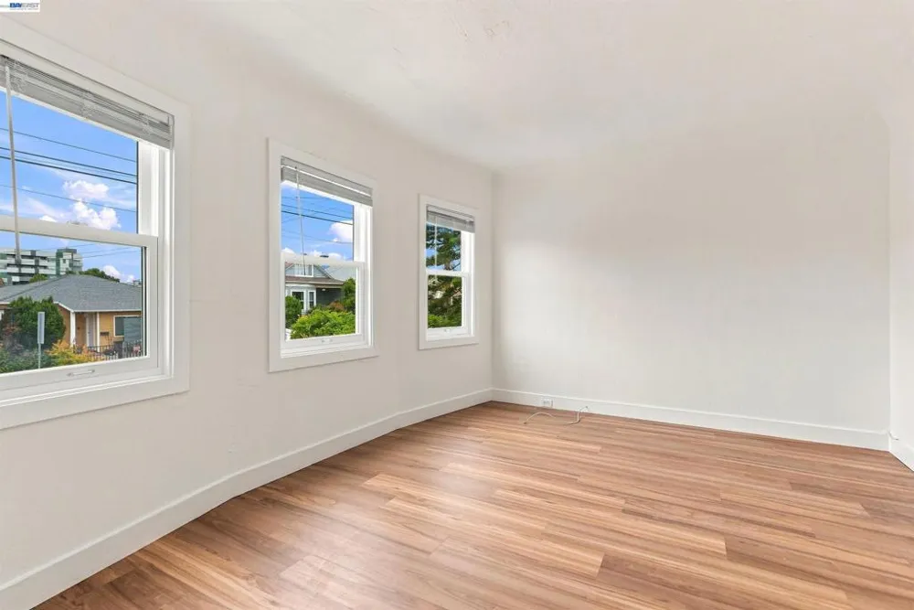 6414 Herzog St Oakland, CA 94608
