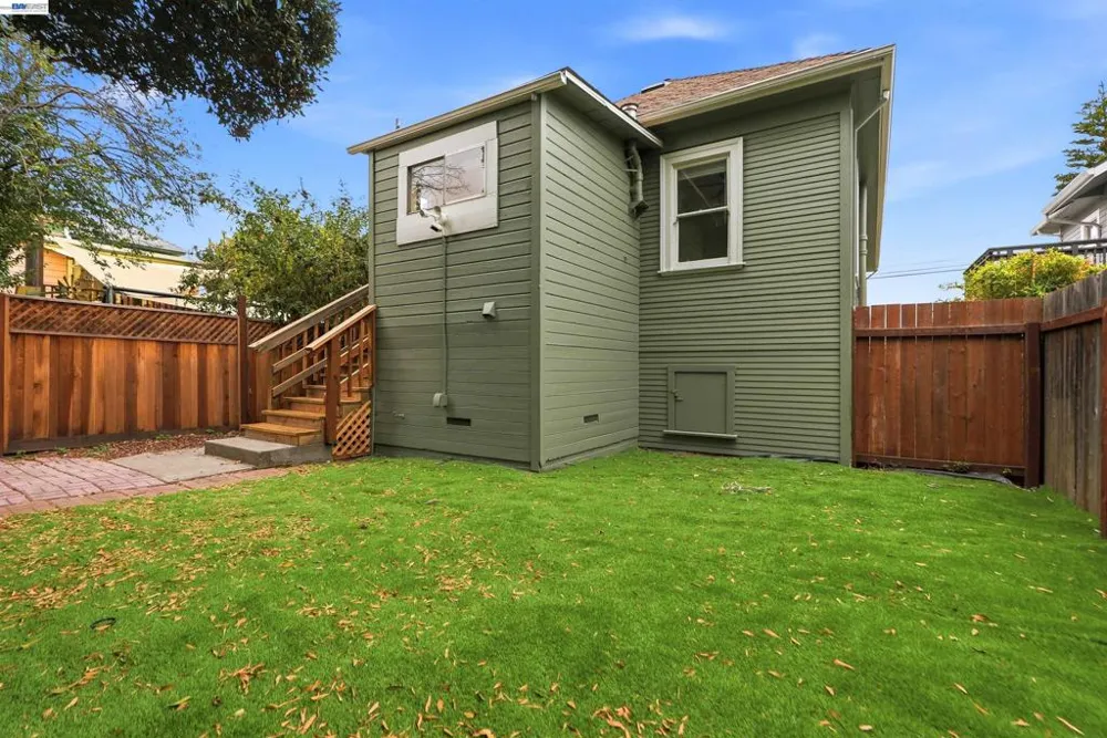 6414 Herzog St Oakland, CA 94608
