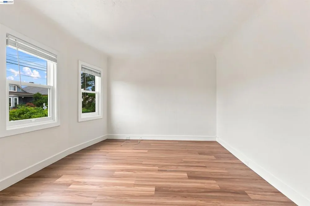 6414 Herzog St Oakland, CA 94608