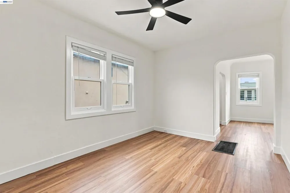 6414 Herzog St Oakland, CA 94608