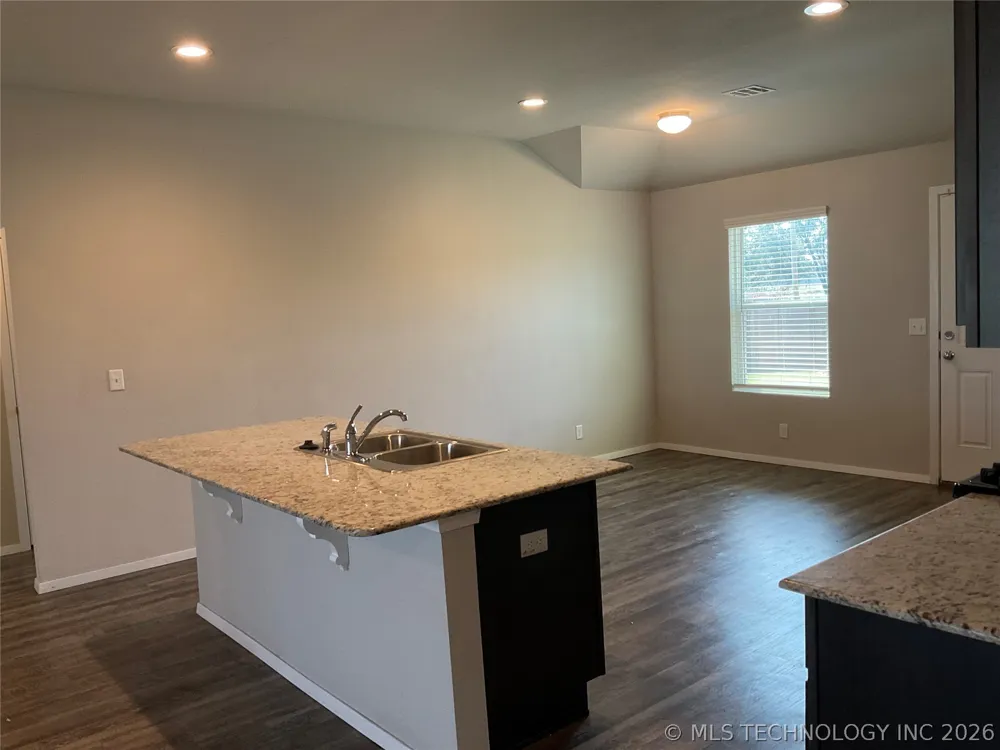 7514 E 160th Place S Bixby, OK 74008