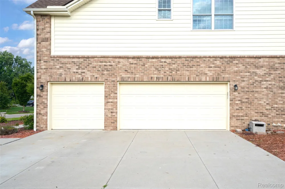 50584 Telluride Canton Charter Township, MI 48187