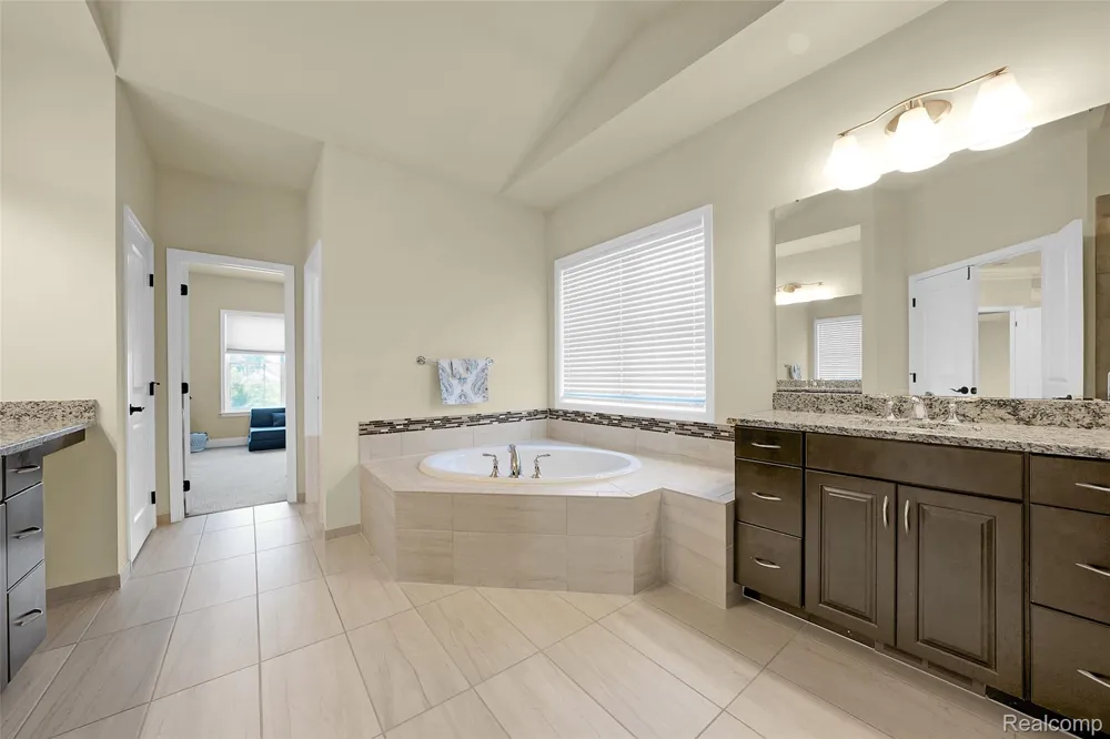 50584 Telluride Canton Charter Township, MI 48187