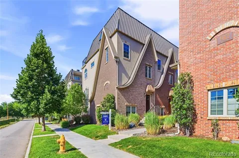 936 S Pearl Street #101
