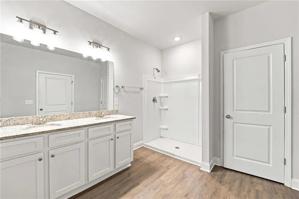 4480 Rivercliffs Way Gray, GA 31032