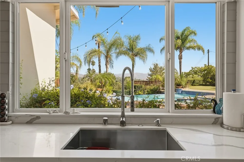 23365 Calvert Street Woodland Hills, CA 91367