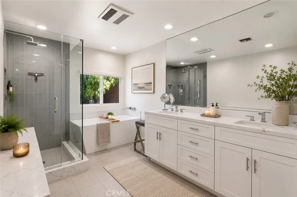 23365 Calvert Street Woodland Hills, CA 91367