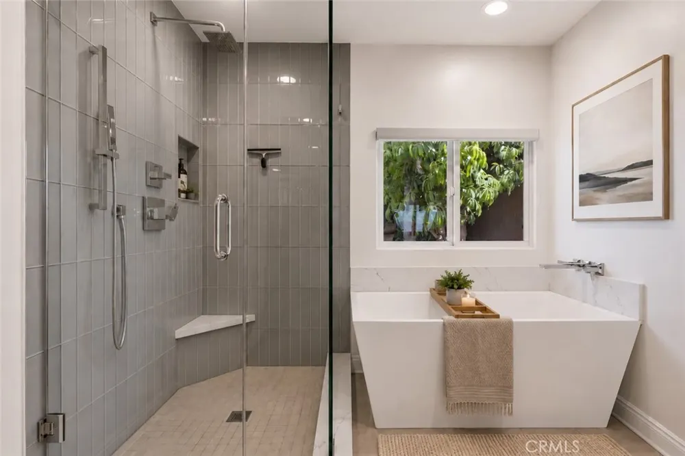 23365 Calvert Street Woodland Hills, CA 91367