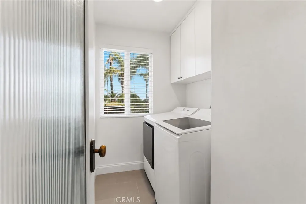 23365 Calvert Street Woodland Hills, CA 91367