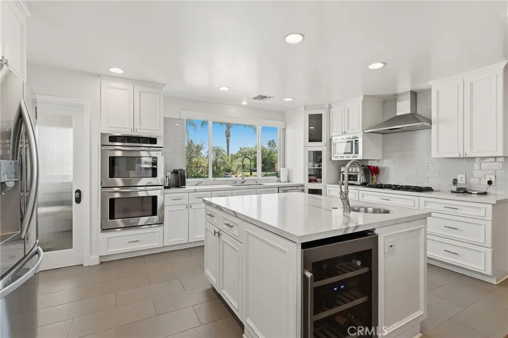 23365 Calvert Street Woodland Hills, CA 91367