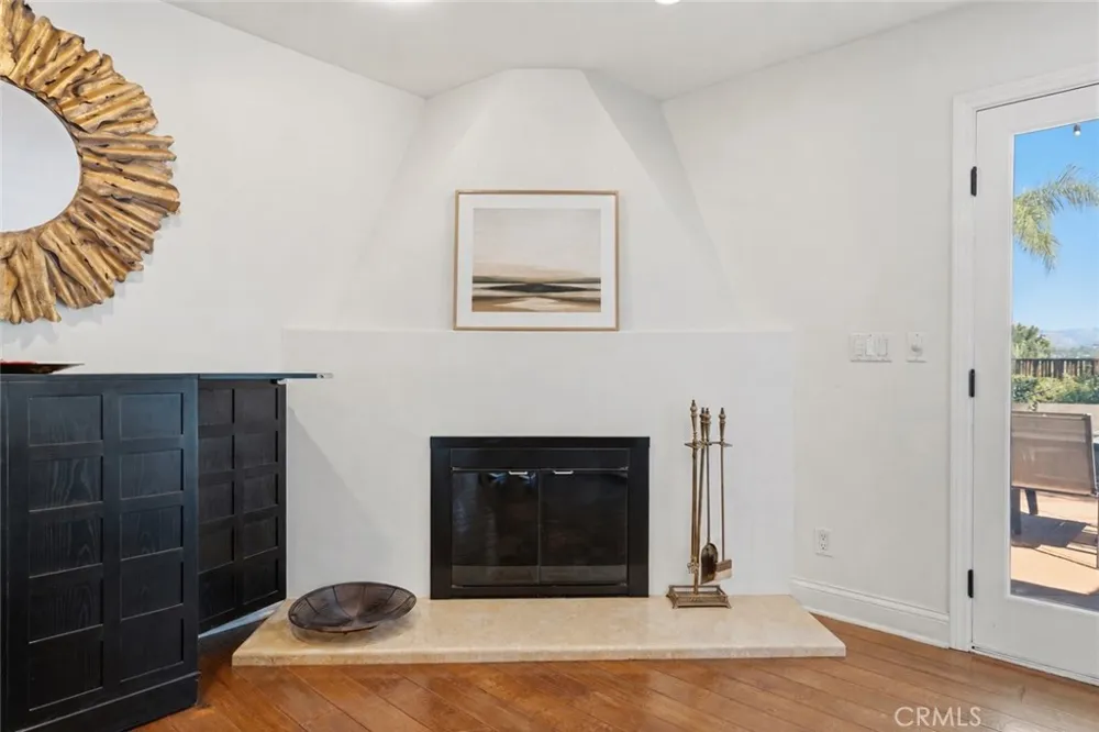 23365 Calvert Street Woodland Hills, CA 91367