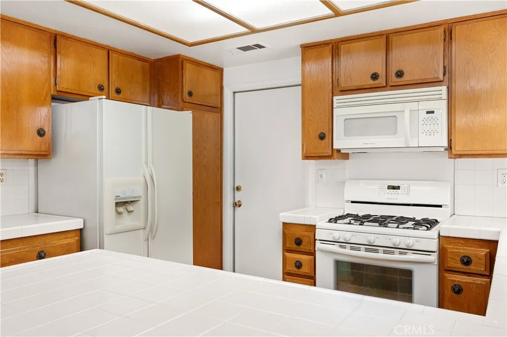 29337 Crown Point Court Sun City, CA 92586