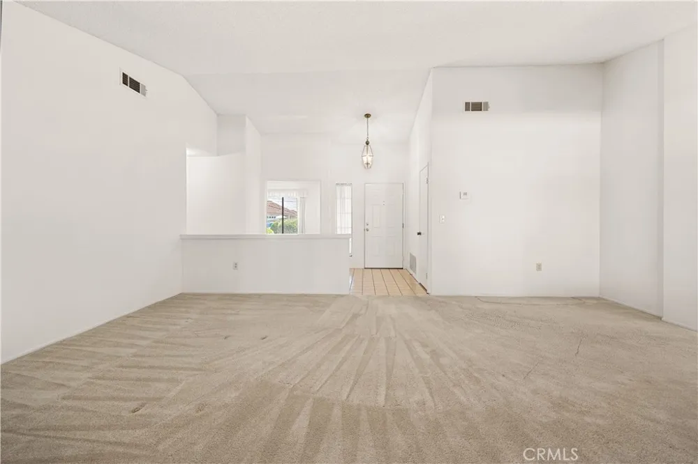29337 Crown Point Court Sun City, CA 92586