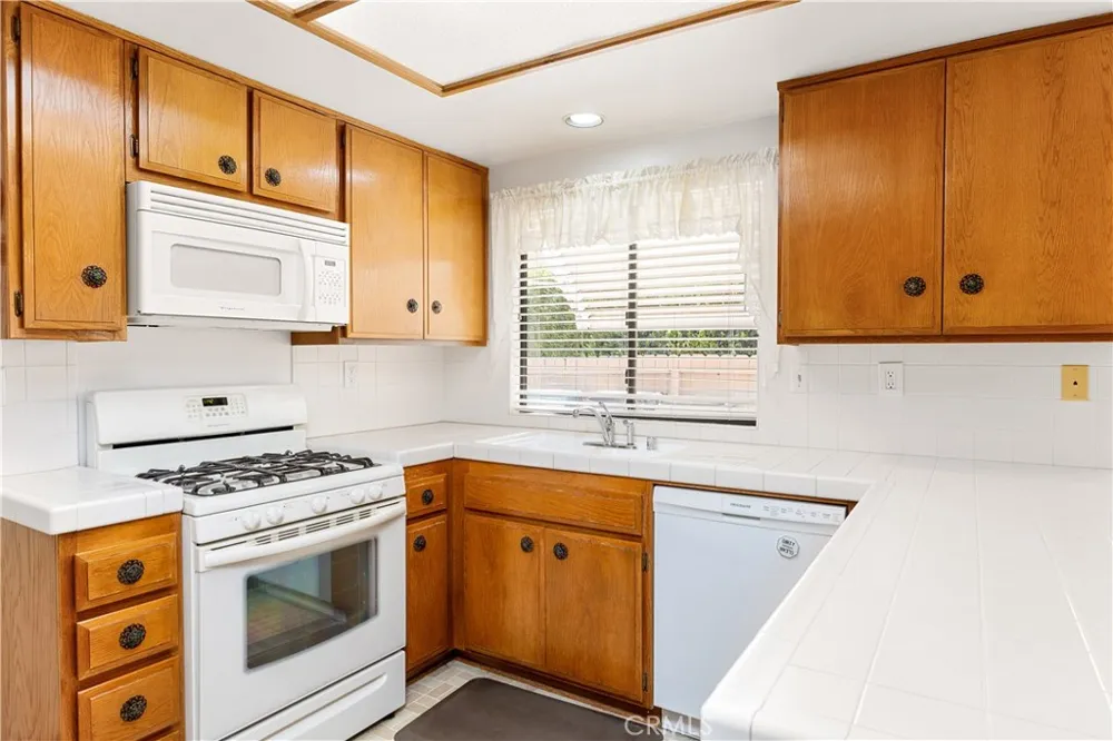 29337 Crown Point Court Sun City, CA 92586