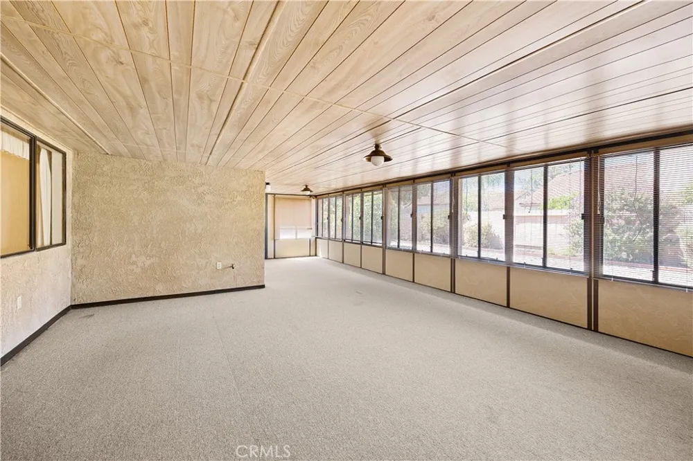 29337 Crown Point Court Sun City, CA 92586