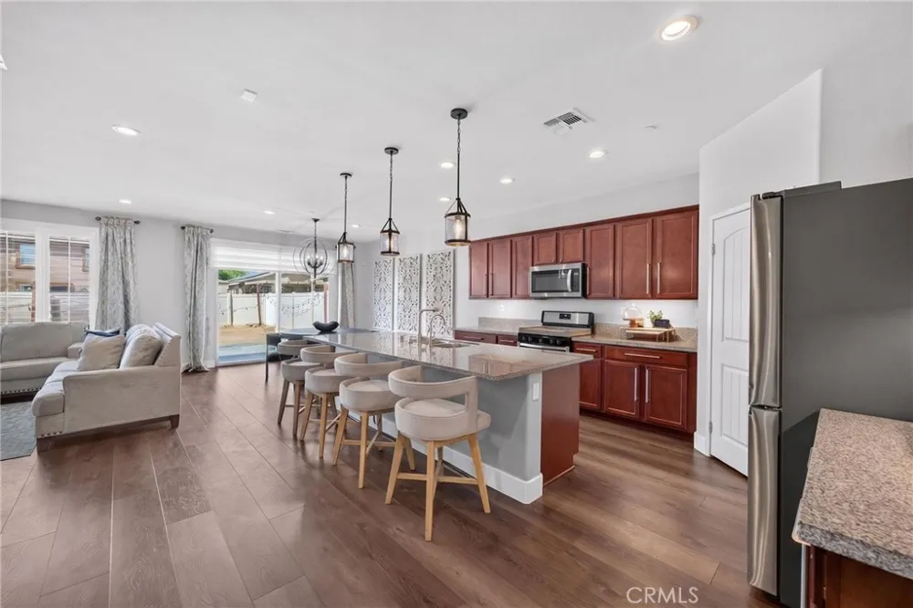 1158 Viscano Court Perris, CA 92571