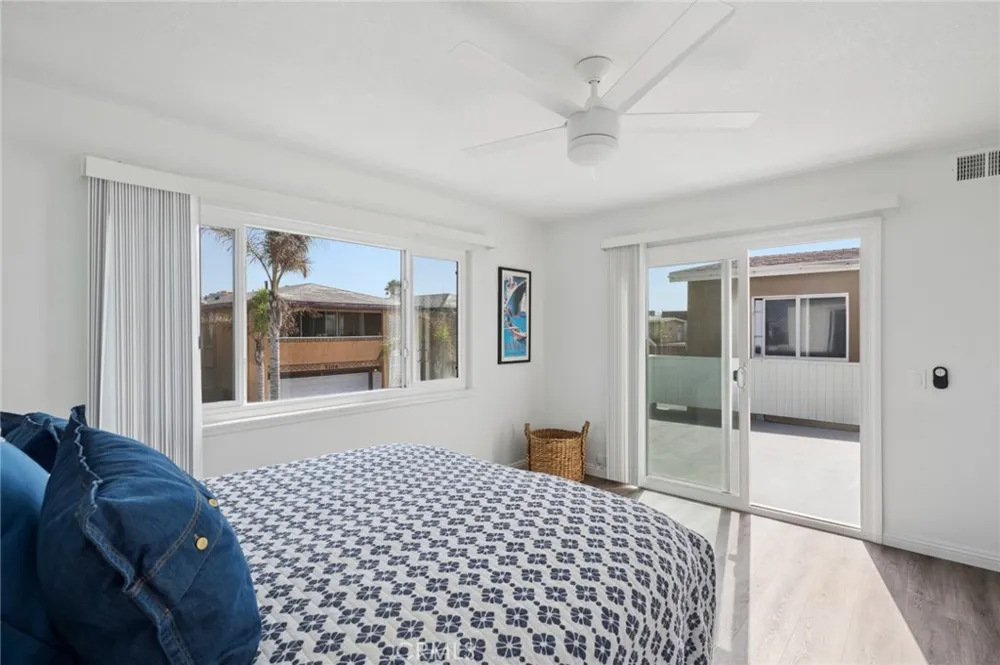 5212 Seashore #B Newport Beach, CA 92663