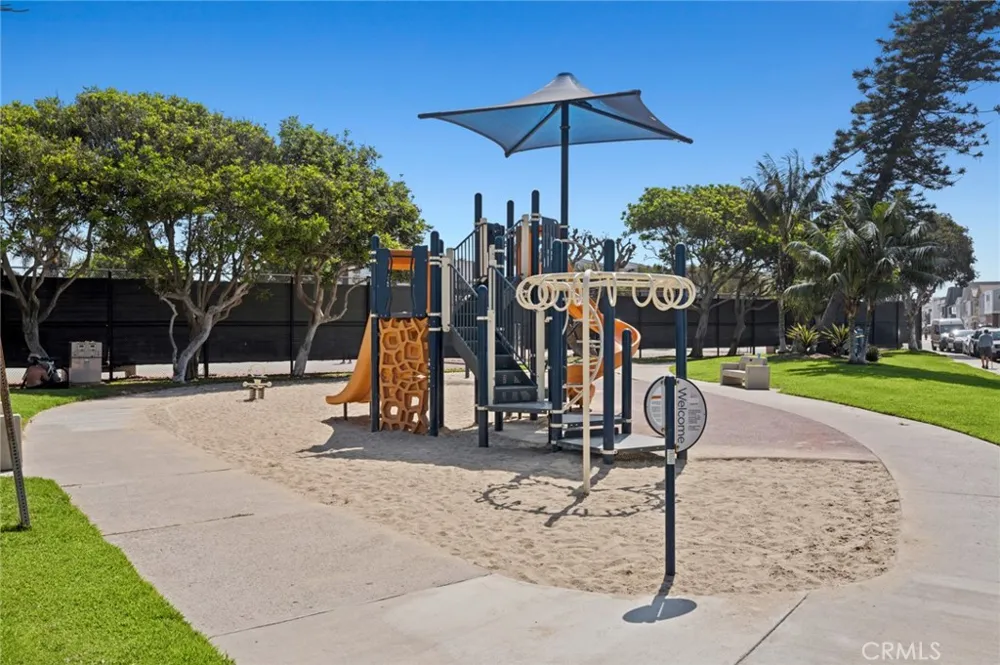 5212 Seashore #B Newport Beach, CA 92663