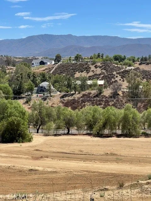 35120 Calle Nopal Temecula, CA 92592