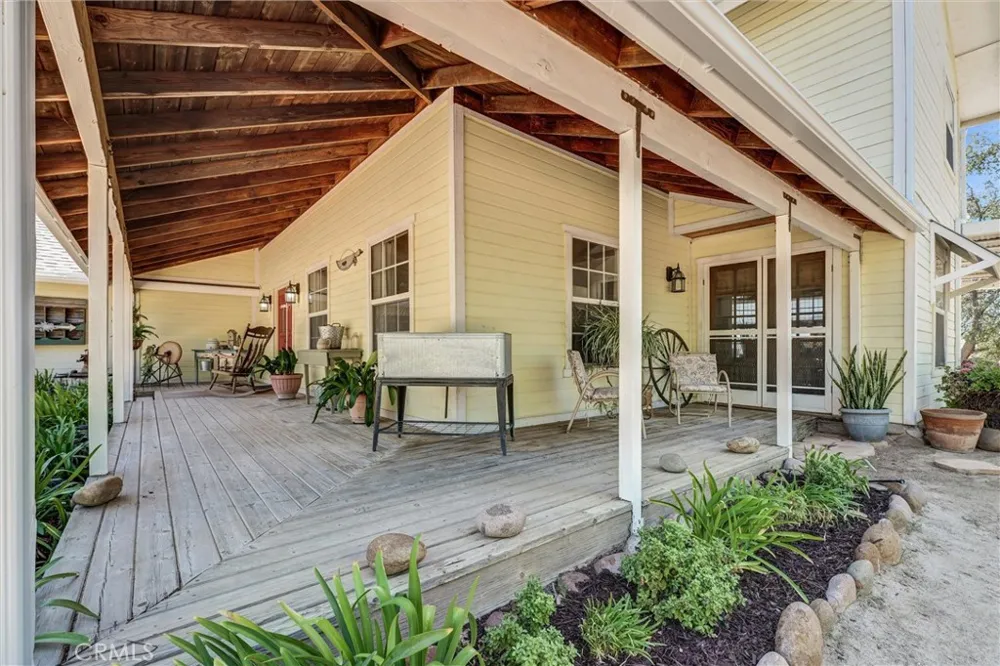 35120 Calle Nopal Temecula, CA 92592