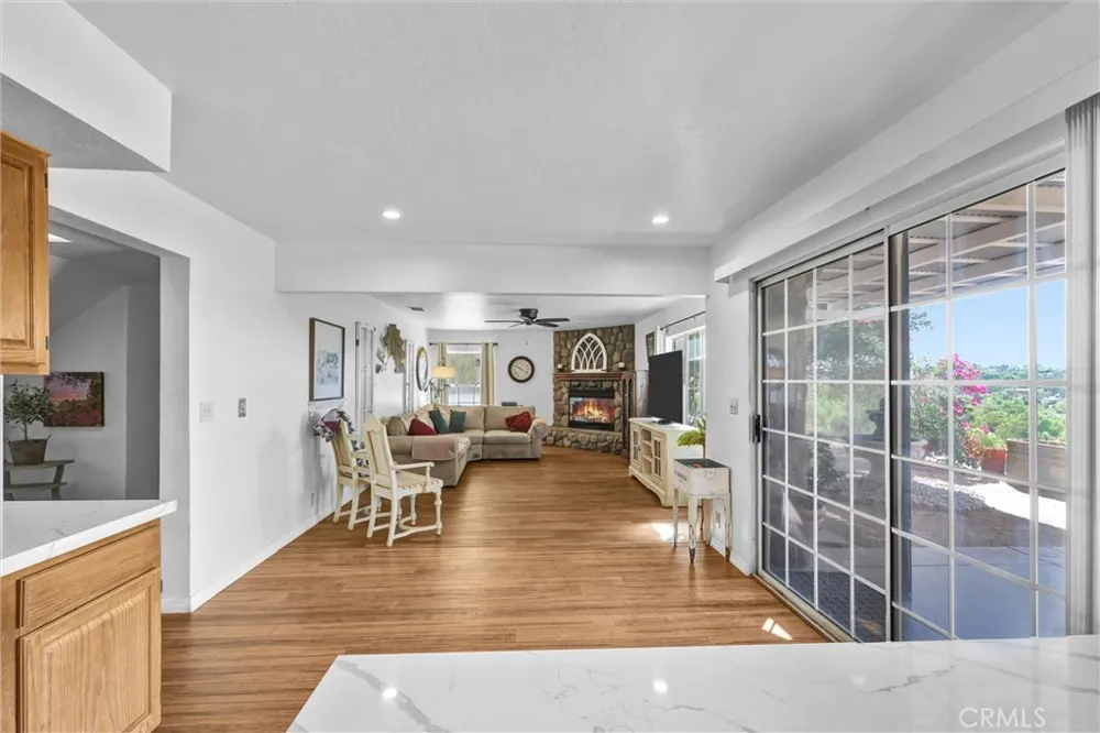 35120 Calle Nopal Temecula, CA 92592